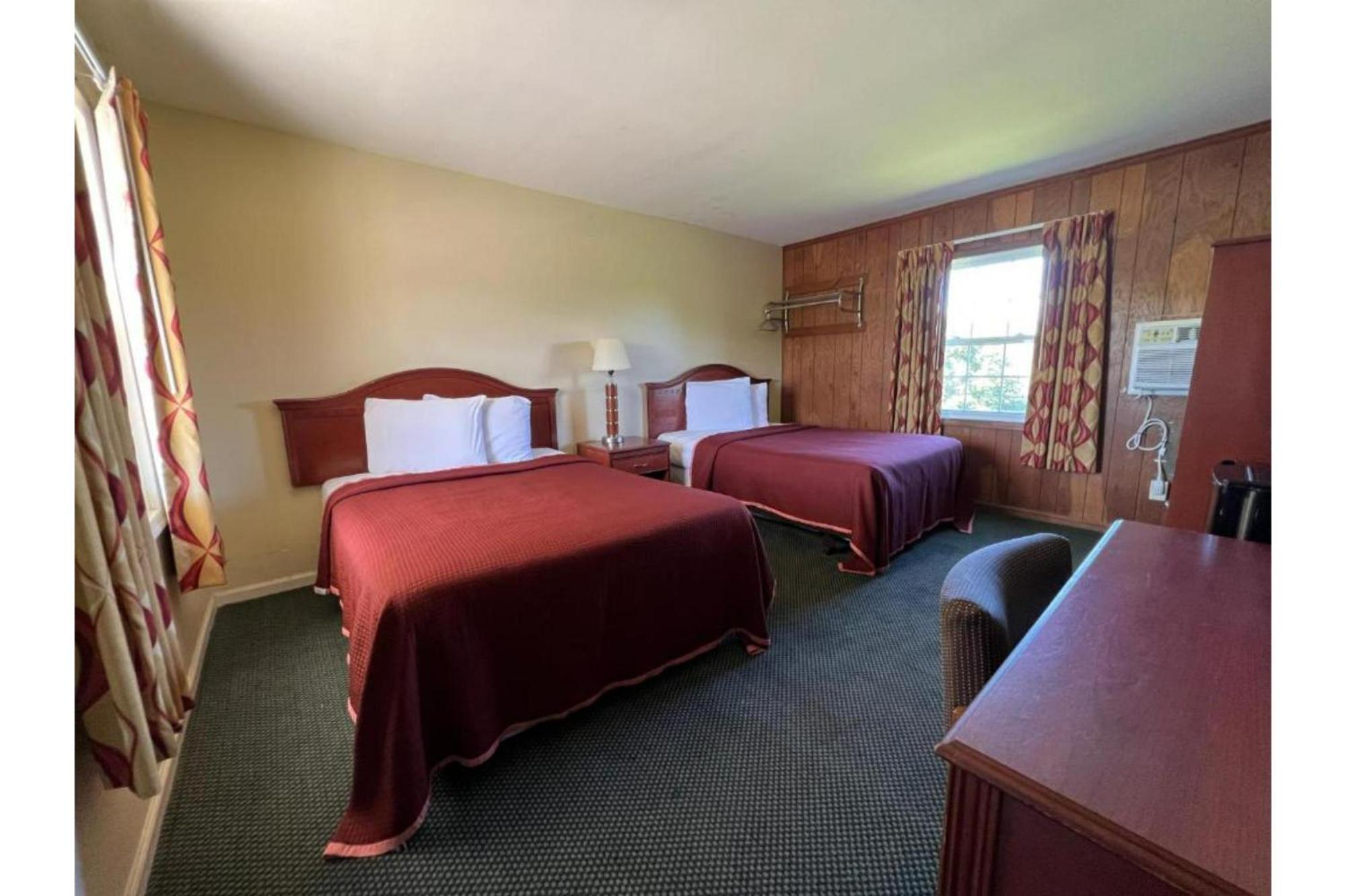 Relax Inn By Oyo Natural Bridge I-81 Exterior photo